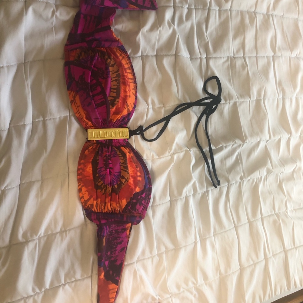 Swim top never worn